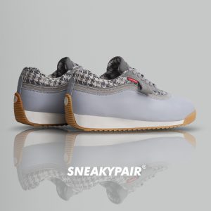 Dash Unchained Neptune Blue sneakers suede woven wanita Sneakypair – galeri 1