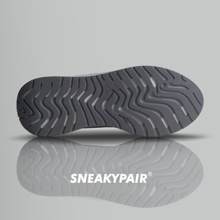 Sneakypair Wind White Swan detail desain sneakers wanita