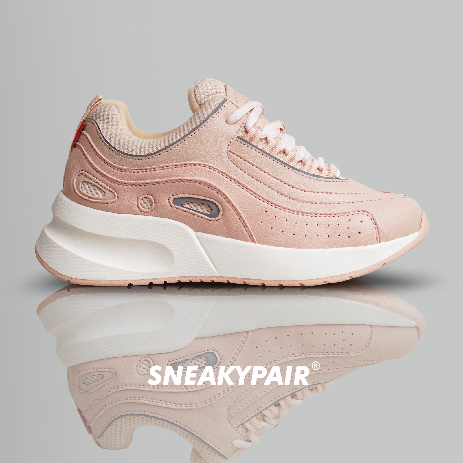 Sneakypair Wind Playful Peach sneakers wanita