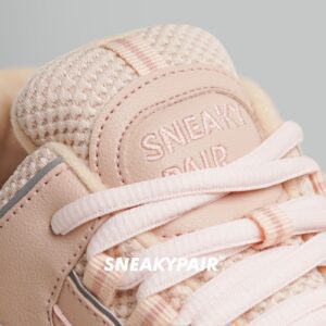 Foto galeri Sneakypair Wind Playful Peach sneakers wanita