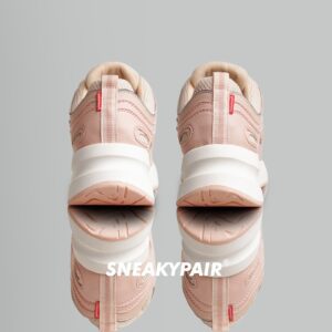 Foto galeri Sneakypair Wind Playful Peach sneakers wanita